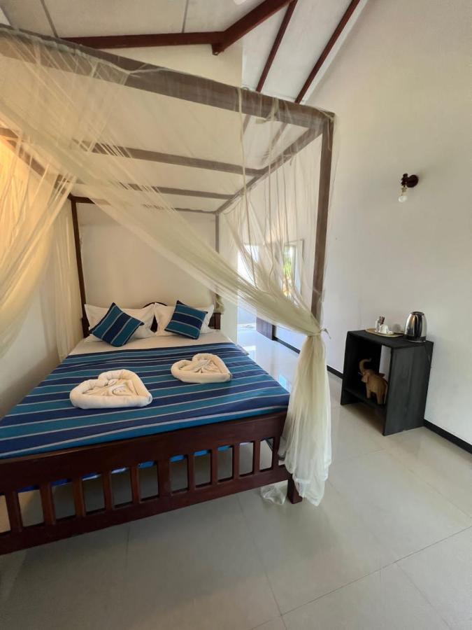 Pineapple Surf Hotel Ahangama Eksteriør billede