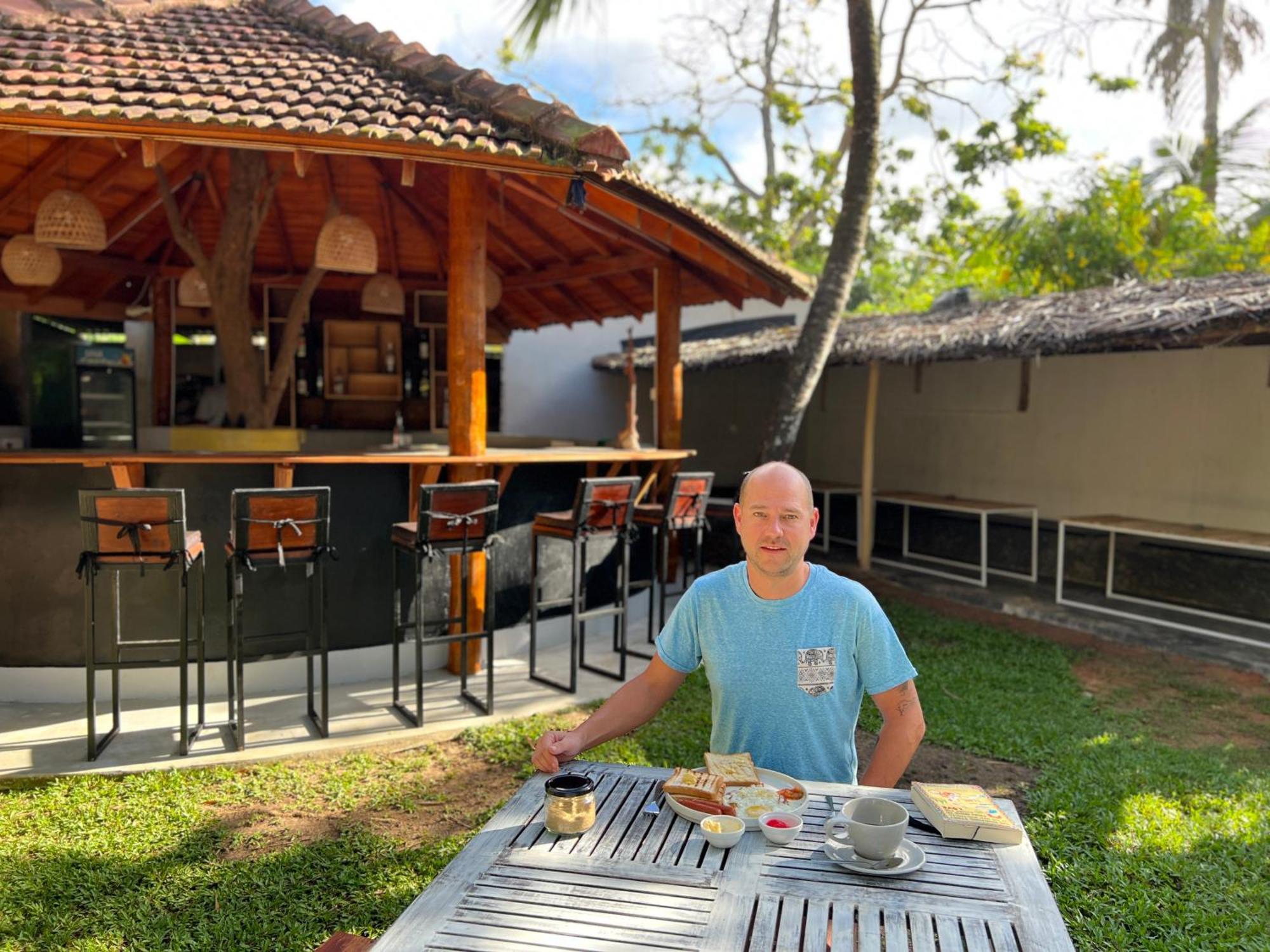 Pineapple Surf Hotel Ahangama Eksteriør billede